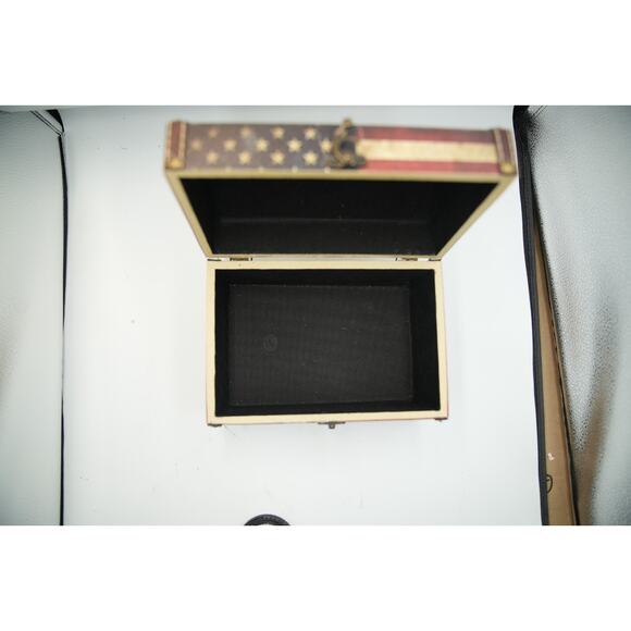 Vintage‎ American Flag Storage Chest Box Patriotic Decor 12"x7"x8" Rustic Metal - Picture 13 of 16
